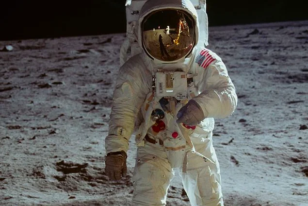 İnsanlığı Ay'a Taşıyan Apollo 11 Projesinin Gizli Kahramanı, NASA'da  Çalışan İlk Türk Mühendis: İsmail Akbay - onedio.com