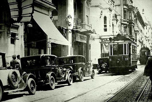 İstiklal Caddesi, İstanbul, 1927.