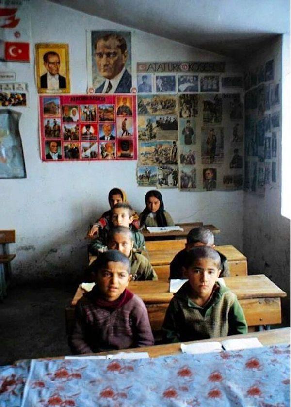 4. Yüksekova'da bir ilkokul, Hakkari, 1982.