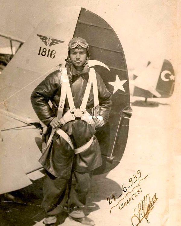 11. Kayseri'de üretilen Gotha Go-145A uçağı önünde bir Türk pilotu, Kayseri, 1939.