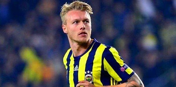 2 sezon önce kulübüne para kazandırarak 12,5 milyon euroluk bonservisle Sevilla'nın yolunu tutan Kjaer transferinde Fenerbahçe'nin sona geldiği öğrenildi.