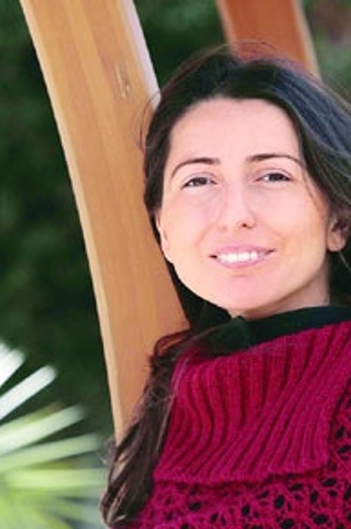 Albümde Hikmet Akçiçek, Ayşenur Kolivar, Ülkü Akgün Alıcı, Gönüle Şahin ve Mustafa Biber isimli sanatçıların seslerine kulak veriyoruz.