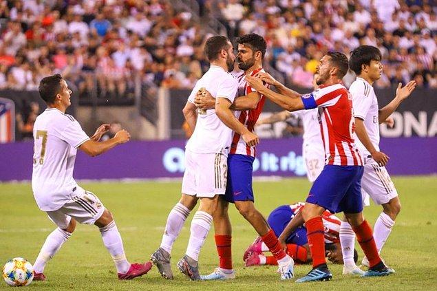 Karşılaşmanın 65. dakikasında Atletico Madridli Diego Costa ile Real Madridli Dani Carvajal, kırmızı kart gördü.