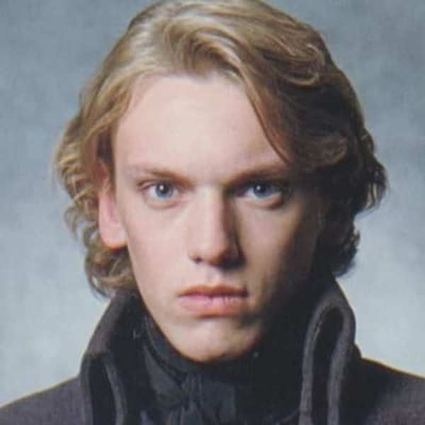 4. Джейми Кэмпбелл Бауэр