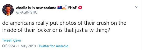 10. "Amerikanlar gerçekten hoşlandıkları kişinin fotoğrafını dolaplarına mı koyuyor yoksa sadece televizyonda olan bir şey mi?"