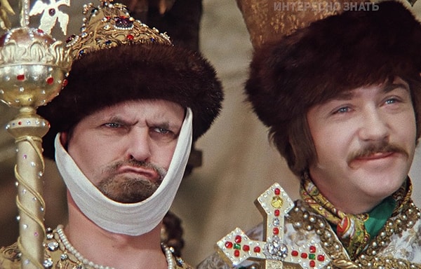 1. "Не учите меня жить, лучше помогите материально!" 2. "Иногда такую глупость услышишь, а оказывается – точка зрения" 3. "Гога, вы поступили, как настоящий мужчина!"