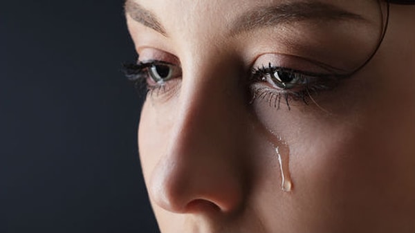 5. Она долго плакала...