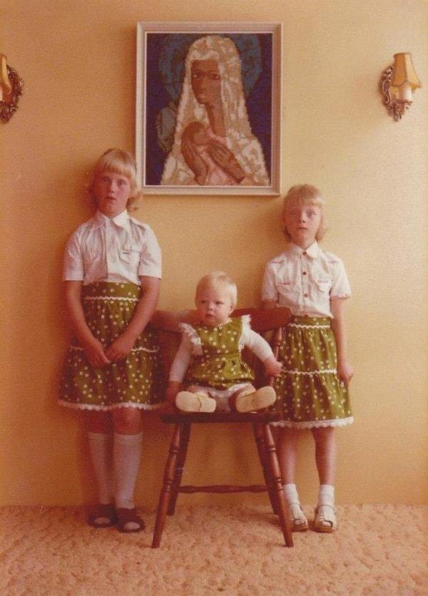 3. Annem ve kardeşlerinin fotoğrafı çekilirken gözlerini kırpmamaları söylenmiş. (1978)