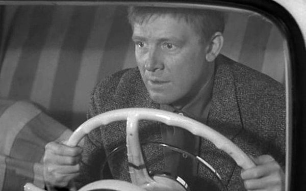 8. С какой попытки Ю.Деточкину удалось угнать машину в фильме"Берегись автомобиля"?