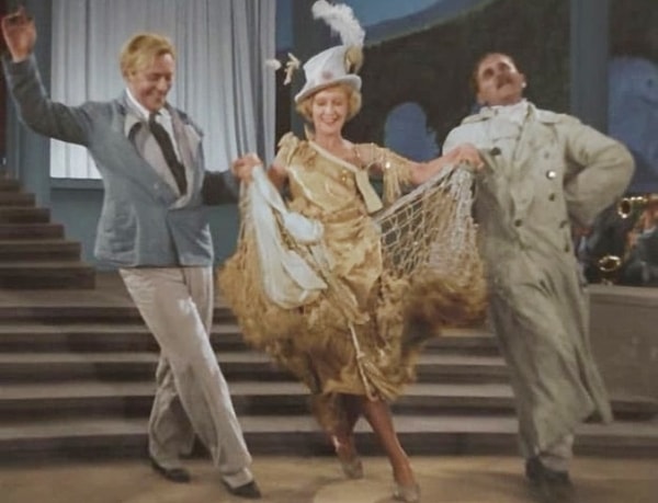 7. Чем наградили Леонида Утёсова за фильм «Весёлые ребята»?