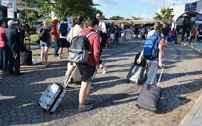 Turizm Bakanı'ndan Kurban Bayramı Tatili Açıklaması: '9 Gün Olması Bir Şey Değiştirmiyor, Oteller Dolu'