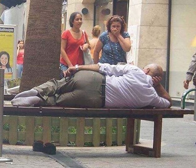 7. Kimseyle ilgilenmiyorum, kim ne derse düşünsün artık umurumda değil duruşu. :)