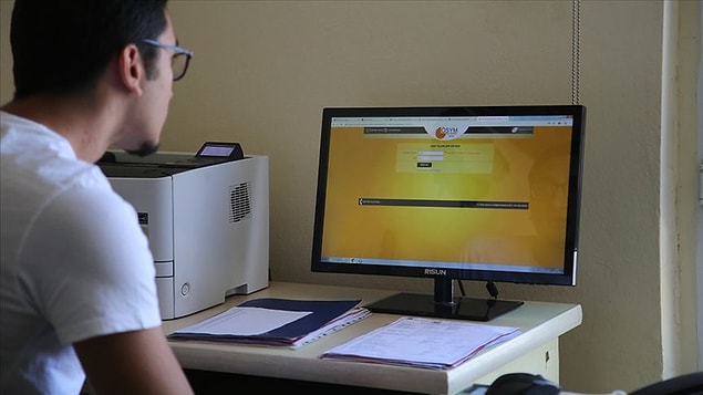 YKS sonuçlarına göre bir programa kayıt hakkı kazanan adayların kayıt işlemleri 19-23 Ağustos, elektronik kayıtlar ise 19-21 Ağustos tarihleri arasında yapılacak.