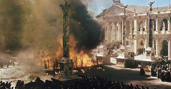 11. Назовите год падения Западной Римской империи.