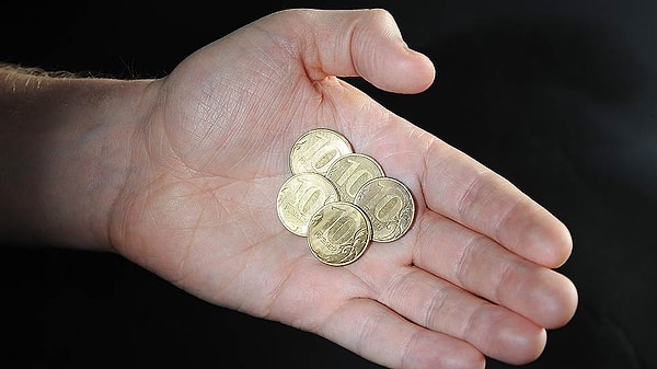 6. Допустим, вы хотите приобрести дорогостоящую вещь, но денег у вас не хватает. Что будете делать?