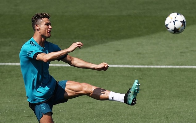 2. Cristiano Ronaldo