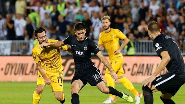 Yeni Malatyaspor, UEFA Avrupa Ligi 3. eleme turu ilk maçında Sırbistan temsilcisi Partizan'a deplasmanda 3-1 mağlup oldu.