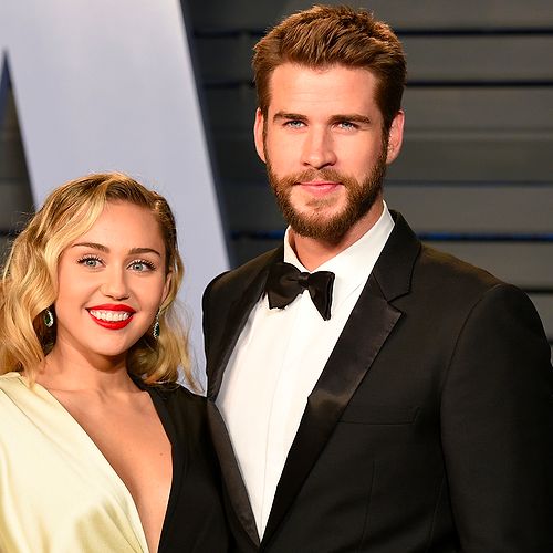 Aska Dair Umutlar Tukenmeye Devam Ediyor 7 Ay Once Evlenen Miley Cyrus Ve Liam Hemsworth Ayrildiklarini Acikladi Onedio Com