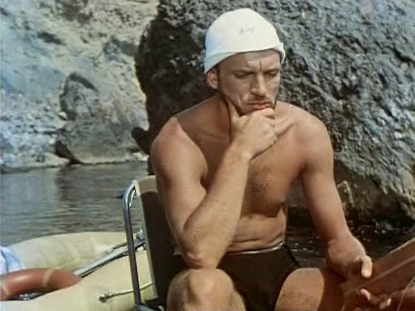 3. Узнали, откуда это мужчина?