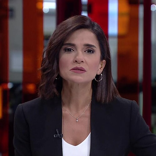 Emine Bulut Haberini Sunan Cnn Turk Spikeri Gozyaslarini Tutamadi