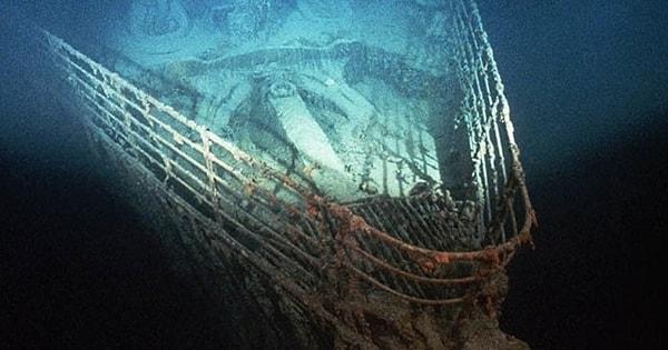 Gemideki 2 bin 223 kişiden 1517'si hayatını kaybetti. Titanik'te Amerikalı işadamı Benjamin Guggenheim, İngiliz gazeteci William Thomas Stead, Macy's'in ortağı Isidor Straus ve eşi Ida da bulunuyordu.