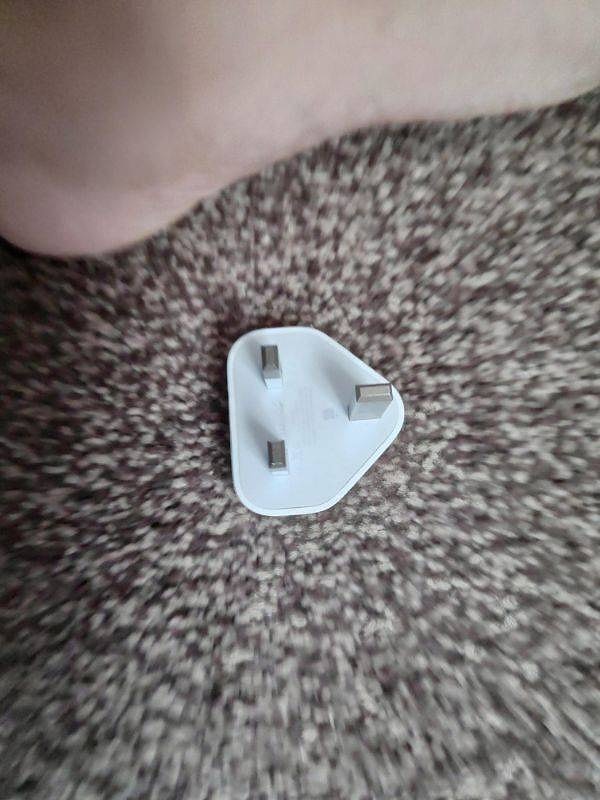 12. "Наступил на это утром. А раньше думал, что Лего - это больно. Добро пожаловать в Англию!"