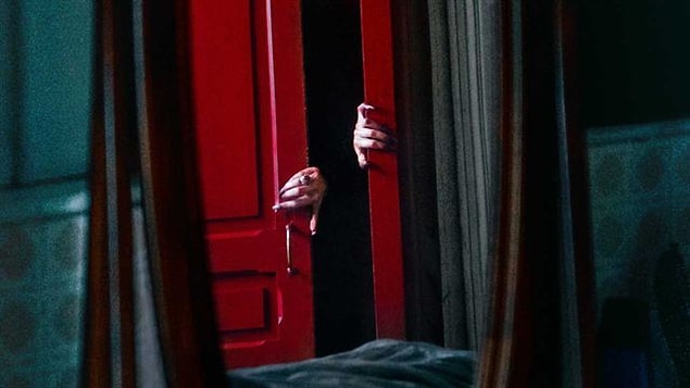 13 Eylül'de Netflix üzerinde yayınlanacak dizide, Marianne adlı bir yaratık, hikayenin merkezinde yer alıyor.