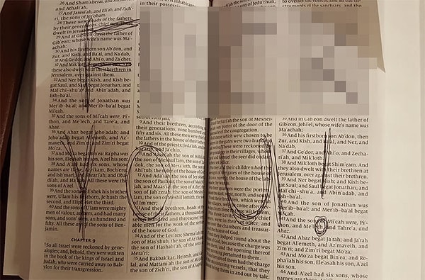 26. "Некто написал вот это внутри Библии в отеле, в котором я работаю."