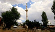 Görenler Şaşkın: Minare, Camiden 100 Metre Uzakta ve 16 Yıldır Tek Başına