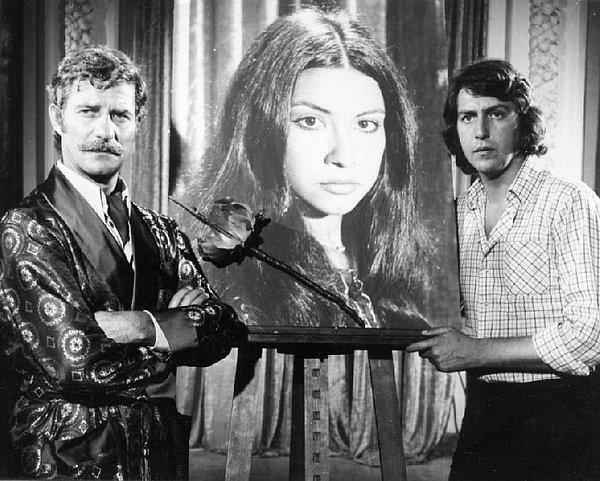 13. Geçmiş Zaman Elbiseleri (1973): Son olarak Metin Erksan'ın yine zamanın ötesinde bir filmi. Oldukça fantastik ve ürpertici güzellikte...