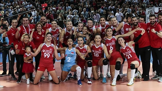 Polonya'yı Mağlup Eden Filenin Sultanları Avrupa Voleybol Şampiyonası'nda Finalde!
