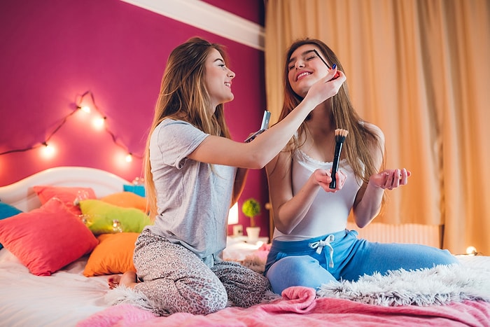 Alırken En Az İki Tane Alıp Depolanacak Kadar İyi Sonuç Veren 10 Favori Makyaj Ürünü