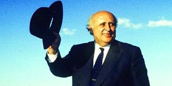 1987 - Süleyman Demirel, DYP Olağanüstü Kongresinde oy birliğiyle genel başkan seçildi. Demirel, 12 Eylül askeri darbesi sonrası, siyasete resmen döndü.