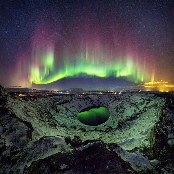 13. İzlanda'da büyüleyici aurora... Orada olmak vardı! 😍