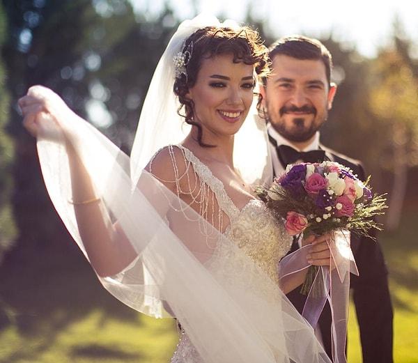 Behzat Ç.'nin bir tanecik Eda'sı olarak da tanıdığımız Seda Bakan, 2014 yılında müzisyen Ali Erel ile evlenmişti hatırlarsanız.