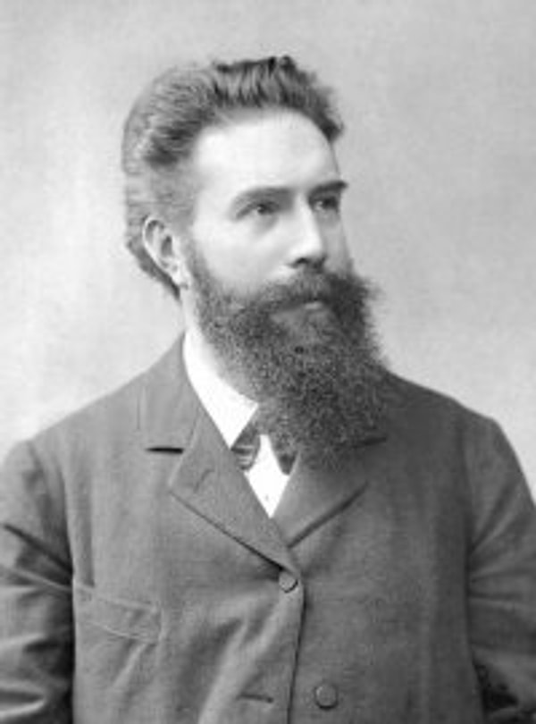 1896 - Alman fizikçi Wilhelm Roentgen'in yeni bir radyasyon çeşidi (bugünkü bilinen adıyla x ray) bulduğu açıklandı.