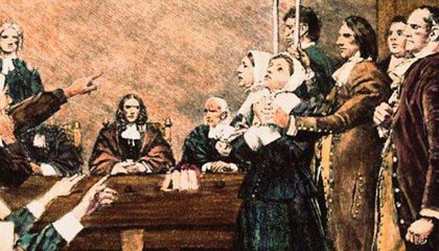 1692 - Salem cadı mahkemeleri Massachusetts Valisi William Phips'in emriyle sona erdi.