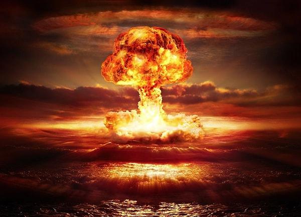 1964 - Çin, ilk atom bombasını patlatarak dünyanın 4. nükleer gücü oldu.