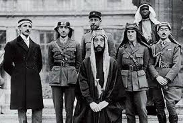 1945 - Mısır, Suriye, Irak ve Lübnan, Filistin topraklarında devlet kurmak isteyen Yahudilere karşı Arap Cemiyeti'ni kurdu.
