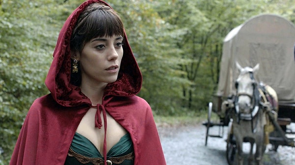 15. После этой роли Джансу прочно занимает нишу среди популярных турецких актрис. Параллельно «Сыле. Возвращение домой», Джансу получает главную роль в историческом фильме «Последний оттоман: Яндым Али», где составляет пару Кенану Имирзалыоглу. Фильм получает теплые отзывы критиков и зрителей. Позднее в своих интервью Джансу признавалась: «2006 год — стал моим годом, моим прорывом».