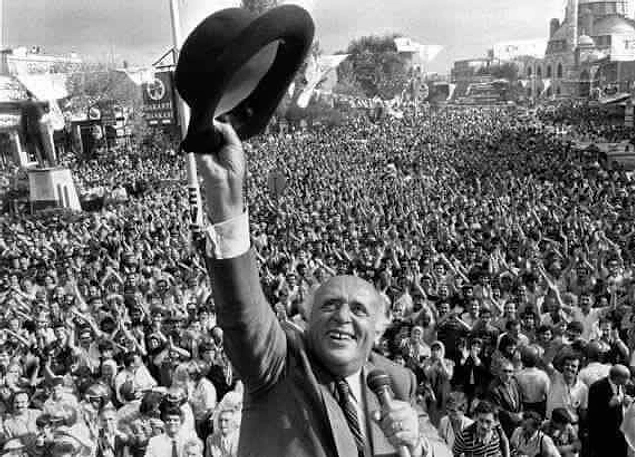 İlk ve aynı zamanda şapkayla yapılan tek selfie.