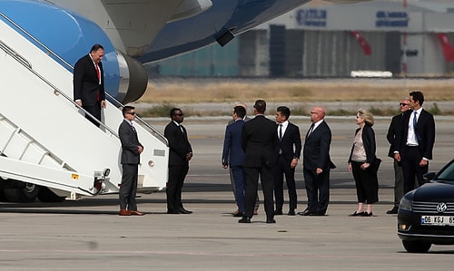 Diplomatik temaslarda bulunmak üzere Ankara'ya gelen Pence ve Pompeo'nun uçakları bugün öğle saatlerinde Esenboğa Havaalanı'na iniş yaptı.