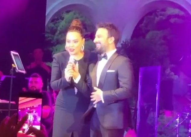 Geceye ise Tarkan ve Ebru Gündeş'in düeti damga vurdu. İkili resmen ortalığın tozunu attırdı!