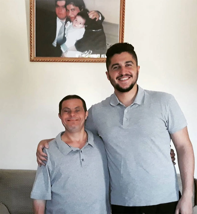 "Keşke b&uuml;t&uuml;n insanlar farklı olmanın utanılmayacak bir şey olduğunu kabul edebilseler. Down Sendromlu insanlar farklı olabilir ancak onların da duyguları, ilham kaynakları ve kendilerine ait bir zihinleri var."