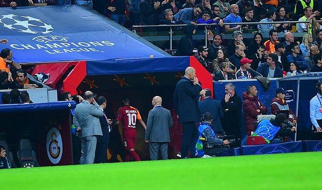 Galatasaray'da Ömer Bayram, 66. dakikada Belhanda'nın yerine oyuna girdi. Belhanda ıslıklarla kenara geldi, oyundan çıkarken Galatasaraylı taraftarlarla küfürleşti.