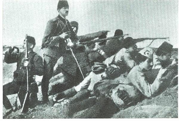 1912 - Birinci Balkan Savaşı'nda Osmanlı ve Sırp Orduları arasındaki Kumanova Muharebesi Sırpların galibiyeti ile sonlandı.