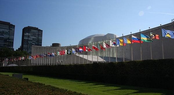 1971 - Çin, Birleşmiş Milletler'e alındı.
