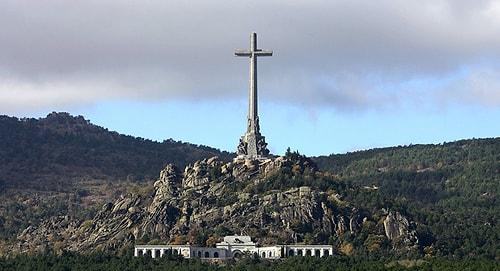 Yıllar Süren Hukuk Mücadelesi: Diktatör Franco'nun Tabutu Anıt Mezardan Taşındı