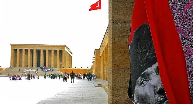 Cefakar bir neslin torunları olarak bizim bu günleri görmemizi sağlayan tüm dedelerimize ve Gazi Mustafa Kemal'e minnetlerimi sunuyorum. 29 Ekim Cumhuriyet Bayramınız kutlu olsun...