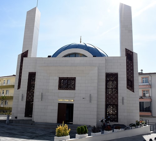 Bu Caminin Çeşmesinden Çorba Akıyor: Kırıkkale'de Hayırseverler, Her Gün Yüzlerce Kişinin İçini Isıtıyor